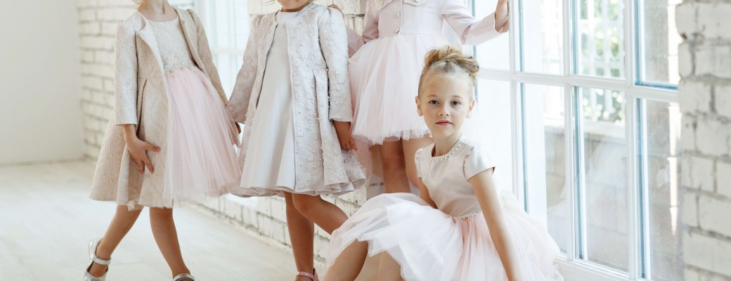 Εντυπωσιακά Παιδικά Φορέματα για Γάμο από Energiers: Ανακαλύψτε τα!