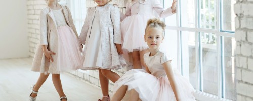 Εντυπωσιακά Παιδικά Φορέματα για Γάμο από Energiers: Ανακαλύψτε τα!